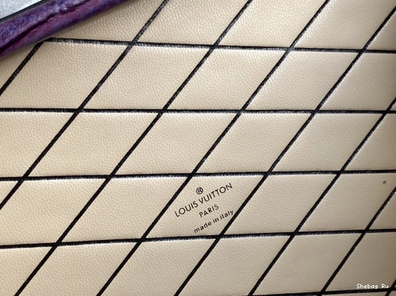 LOUIS MALLE PETITE VUITTON 0719